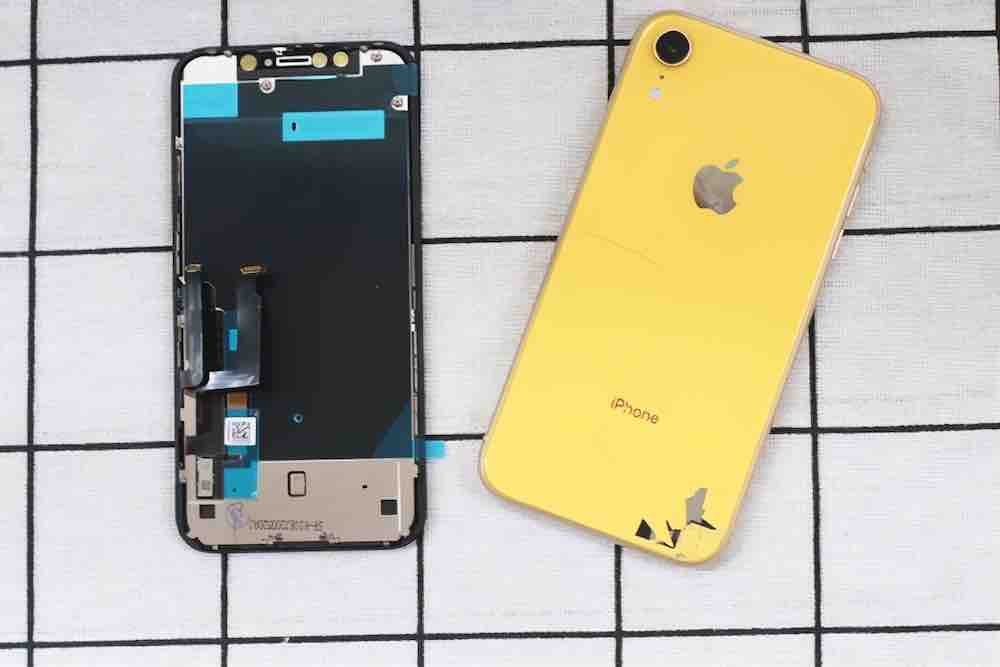 4 Langkah Mengganti LCD iPhone XR