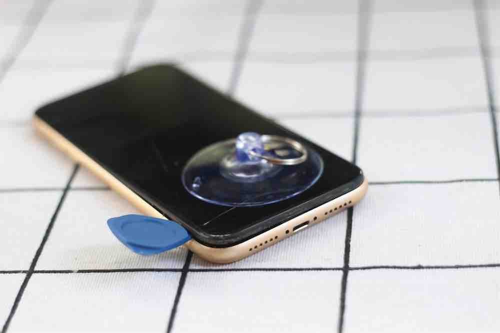 4 Langkah Mengganti LCD iPhone XR