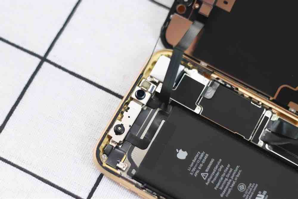 4 Langkah Mengganti LCD iPhone XR