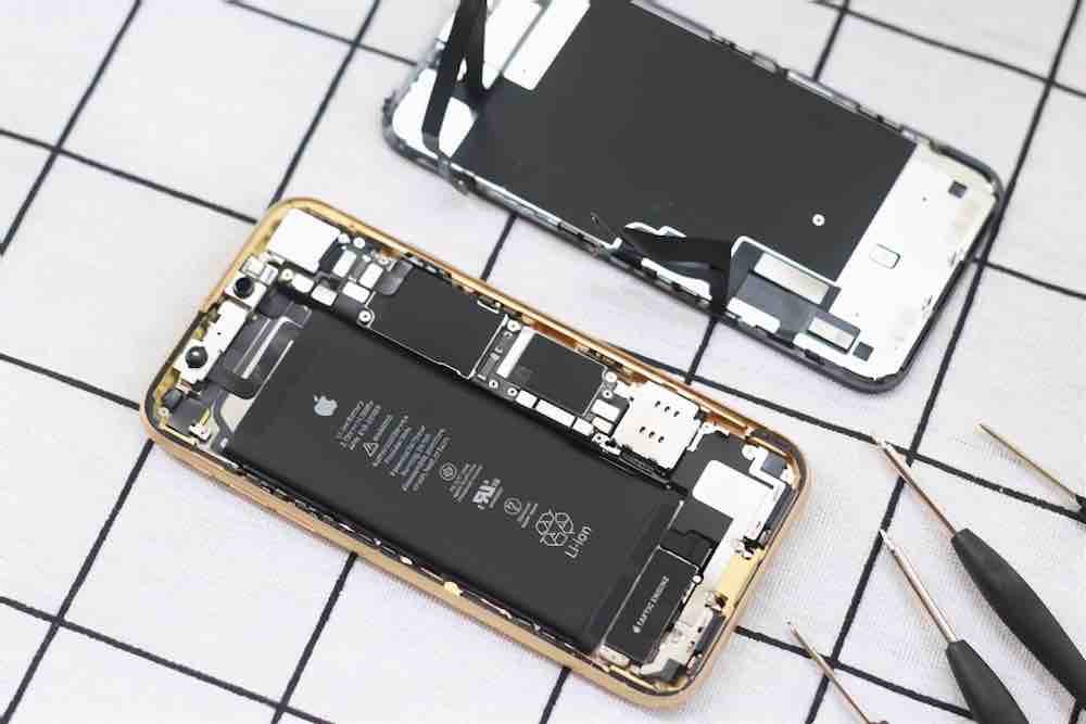 4 Langkah Mengganti LCD iPhone XR
