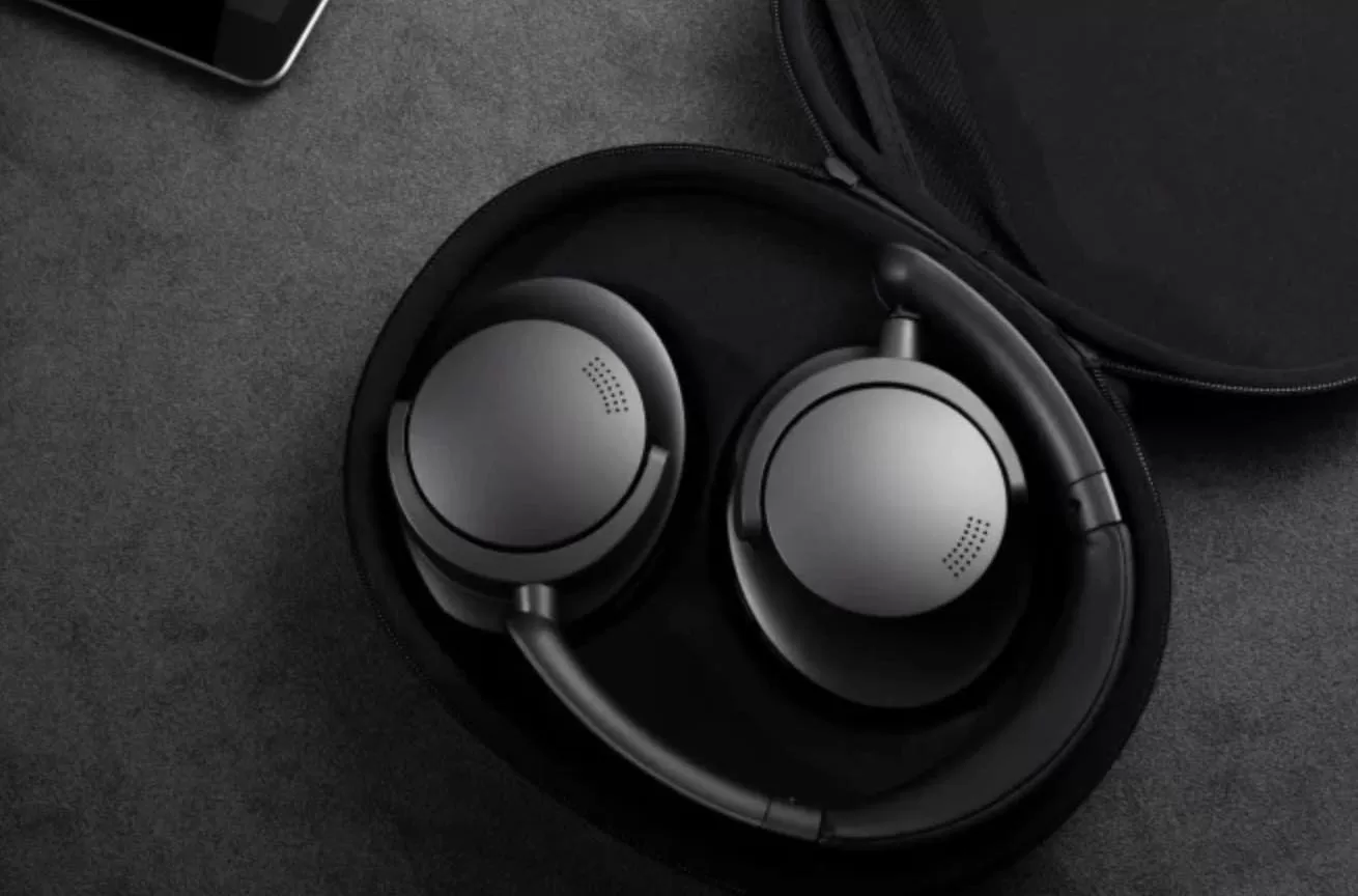 Noise Cancelling Headphones